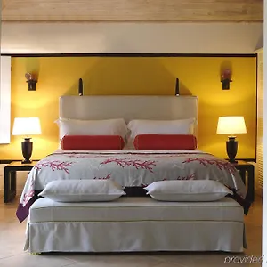 Cotton House ***** Friendship