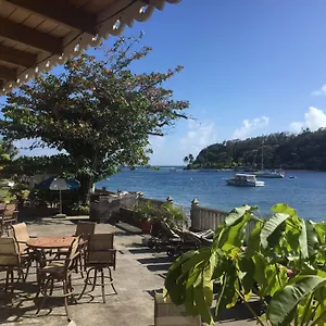Paradise ** Kingstown